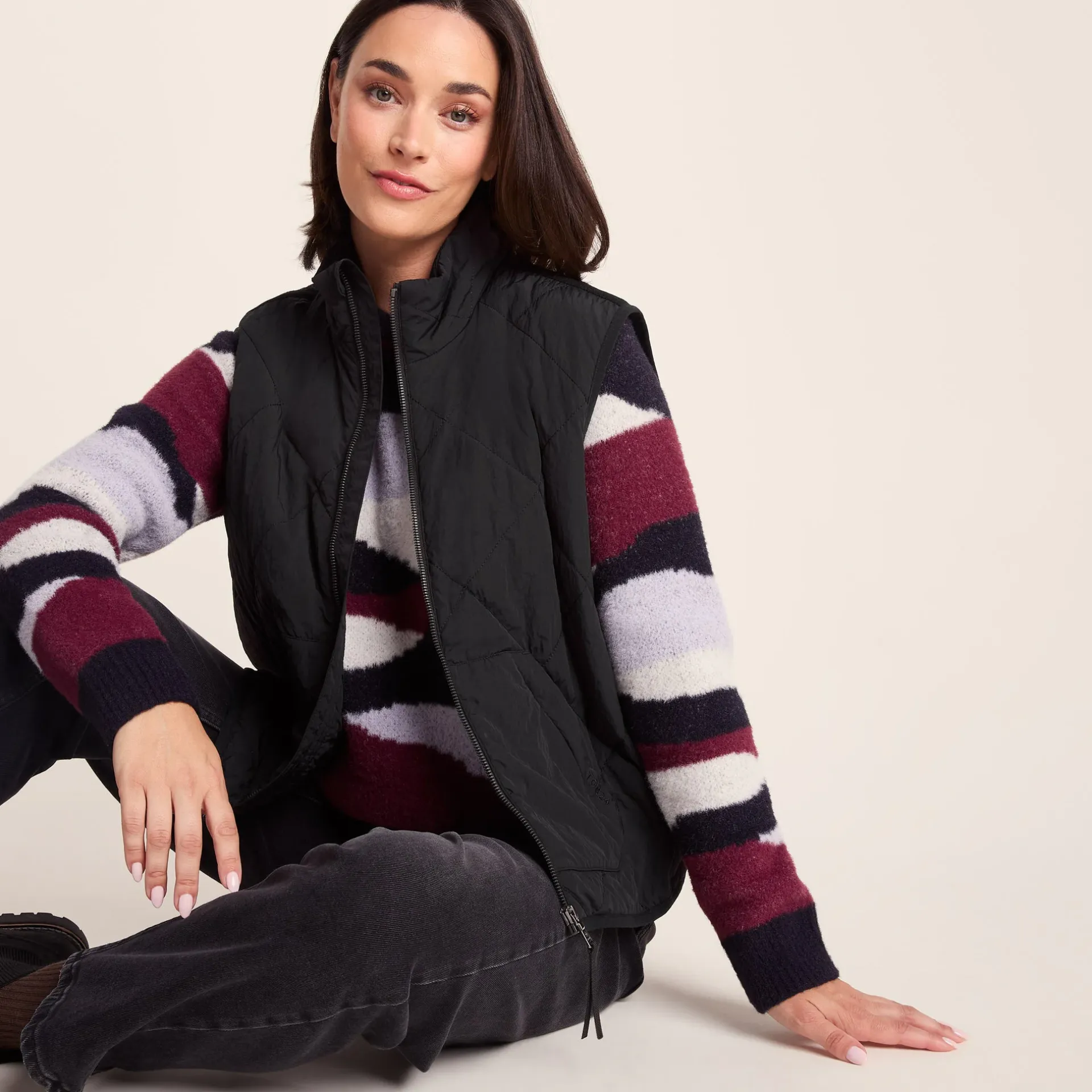 juni-women39s-winter-gilet-in-HzERSByT-3.webp Discount TOG24 Juni Women's Winter Gilet In | Black