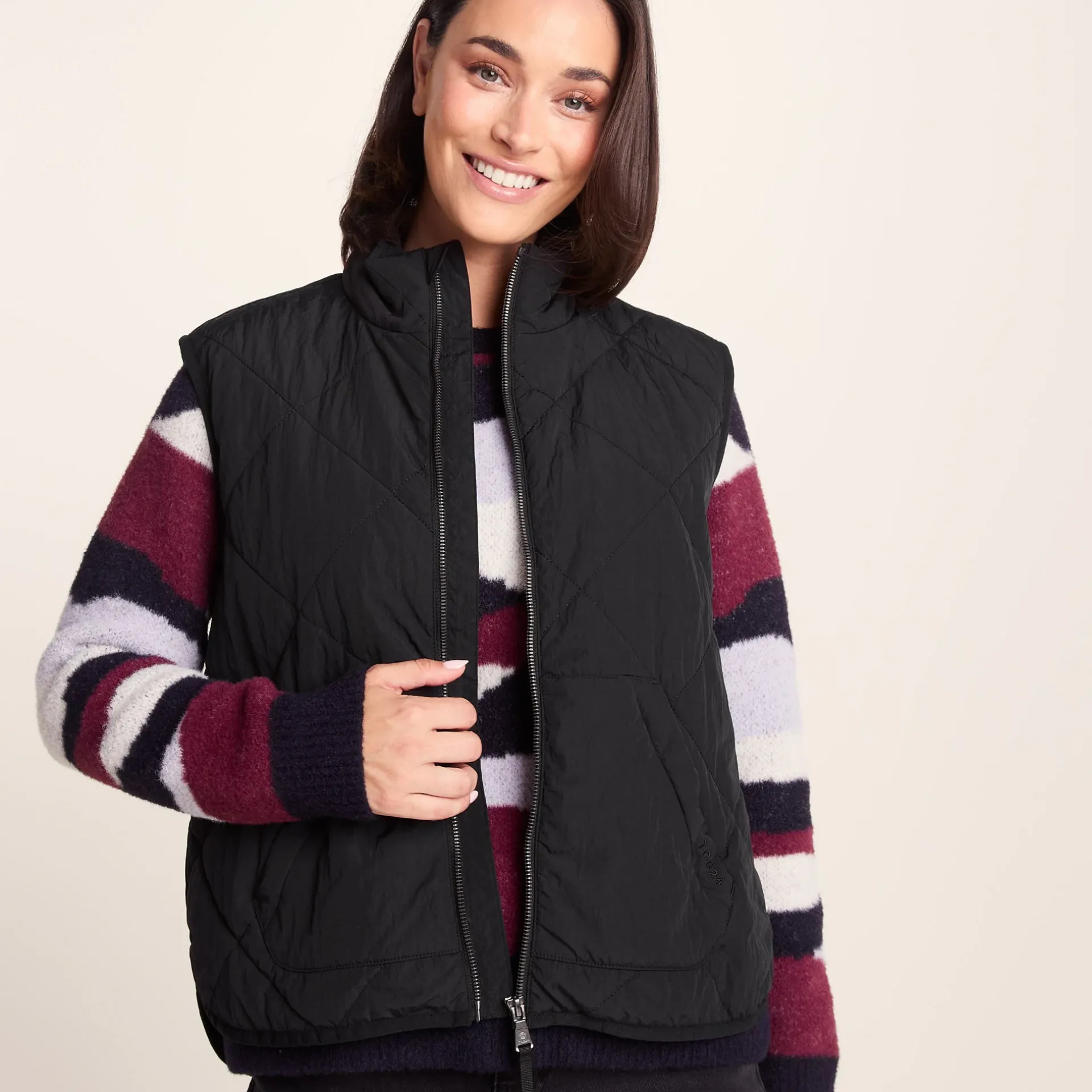 juni-women39s-winter-gilet-in-HzERSByT-4.webp Discount TOG24 Juni Women's Winter Gilet In | Black