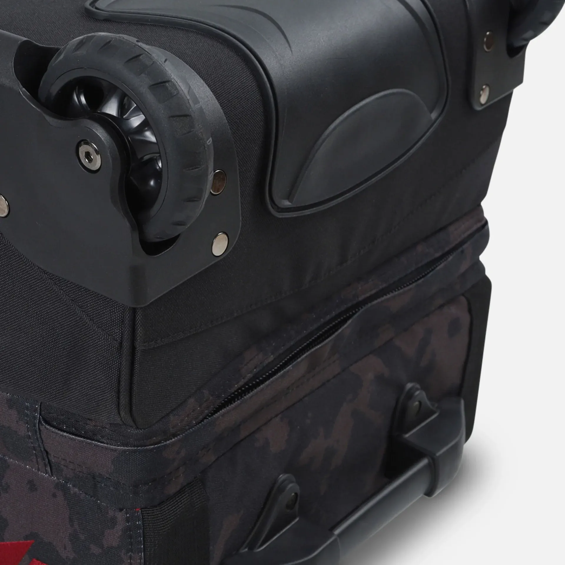 surfanic-maxim-30-70l-roller-b-smxfdbLT-3.webp Best TOG24 Surfanic Maxim 3.0 70L Roller Bag Black